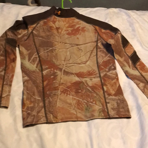 Under Armour Tops - Under Armour fitted shirt